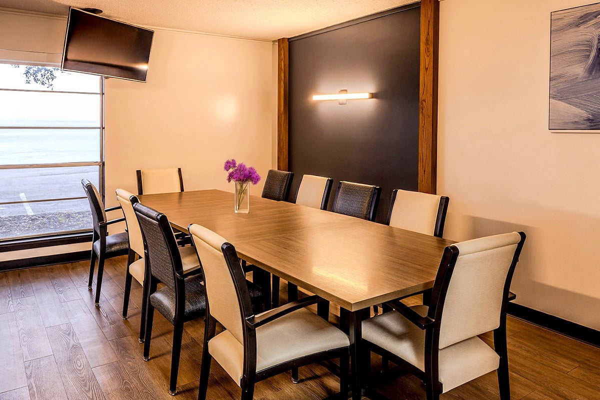 Dining room at Castle Hills Rehab & Care Center